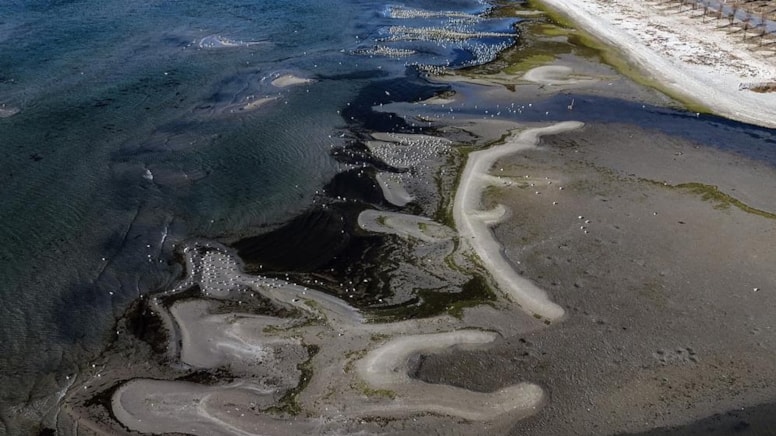 Sea water receded in Istanbul