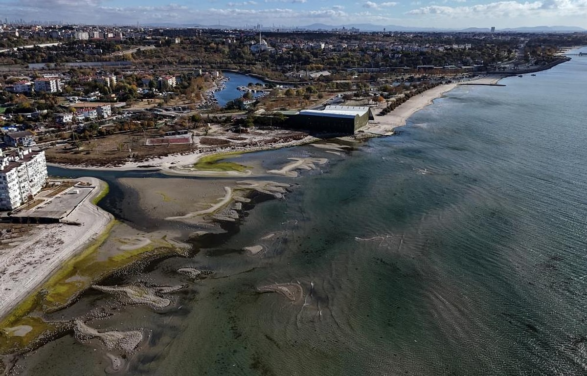 Sea water receded in Istanbul